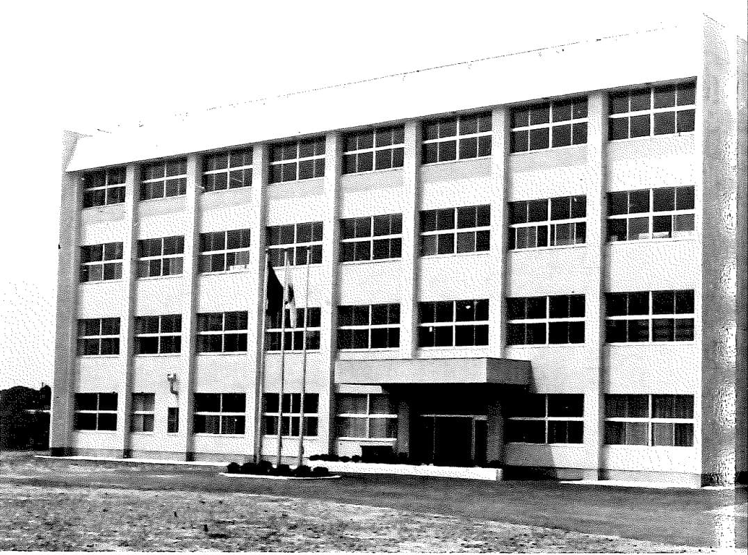 創立当時の校舎(1973年)