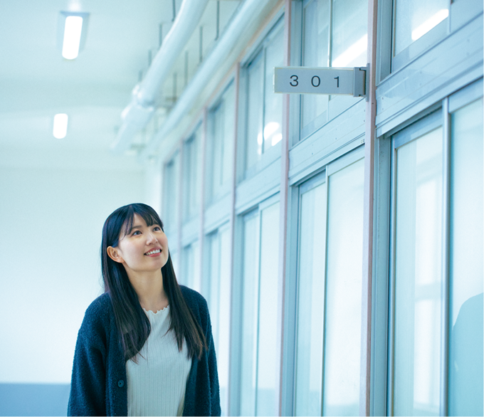 2022年都市環境設計科(公務員コース)の卒業生(女性)の様子